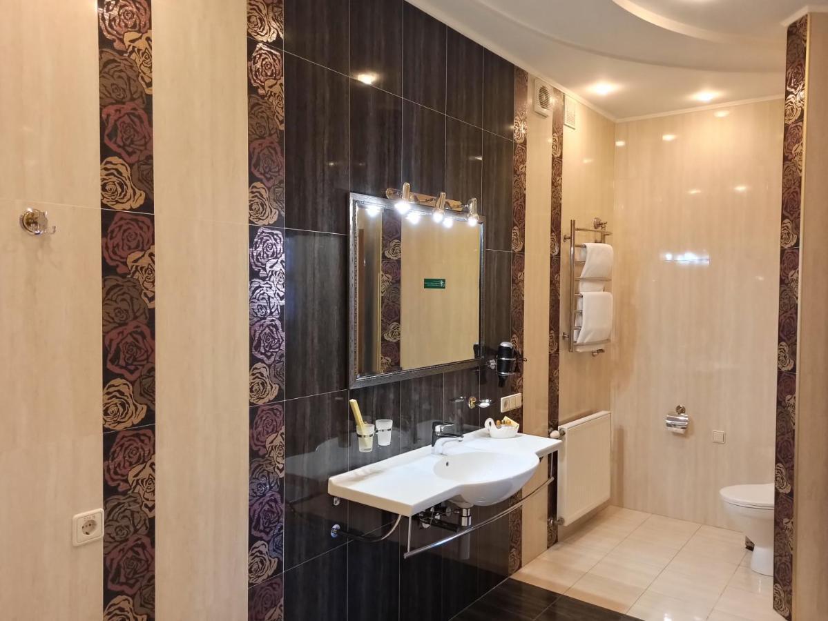 Hotel Status Vinnytsia Exterior photo