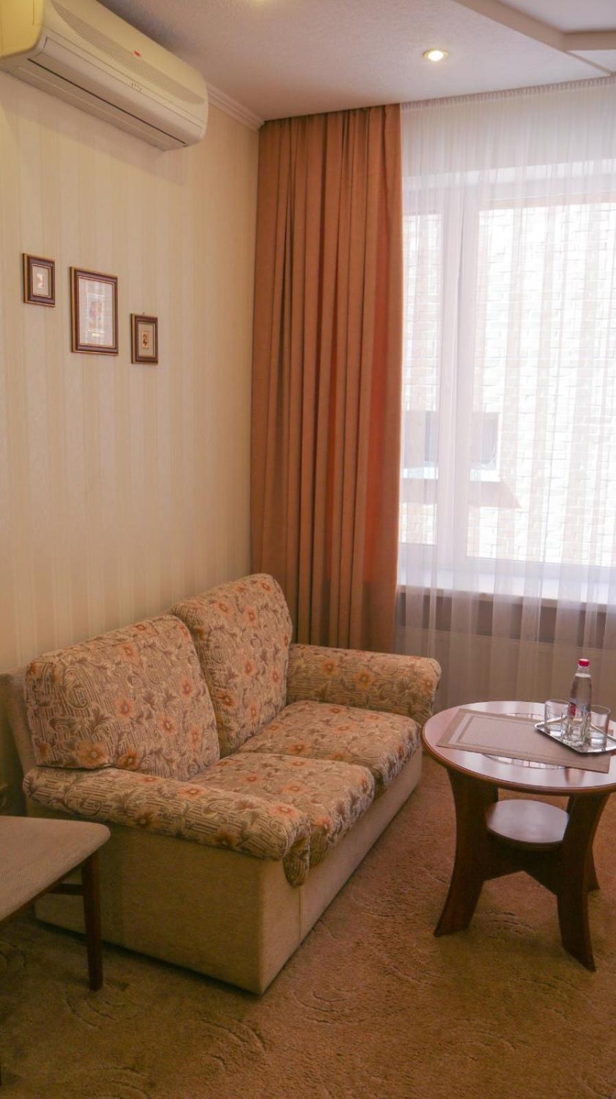 Hotel Status Vinnytsia Exterior photo